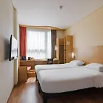 Ibis Centre