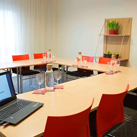 Ibis Centre Hotel 3*