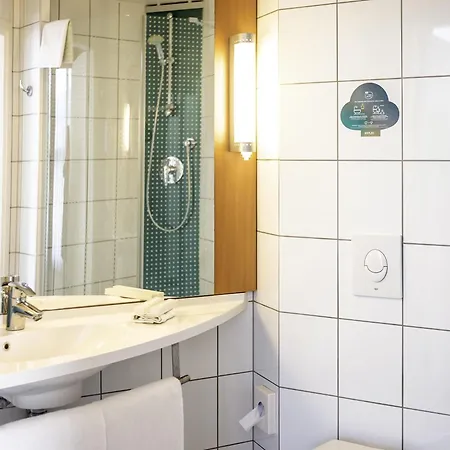 Ibis Centre 3* קובנה