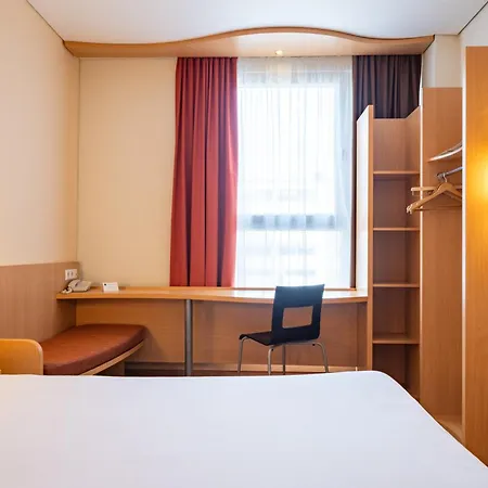 Ibis Centre Hotel