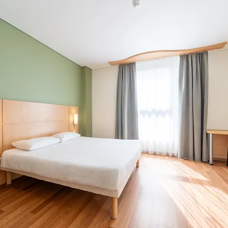 Ibis Centre 3*