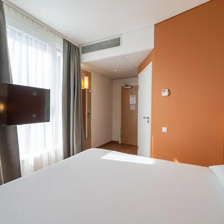 Hotel Ibis Centre 3*