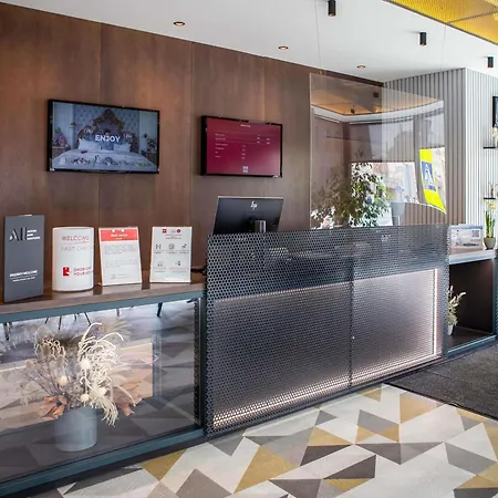 Ibis Centre Hotel 3*