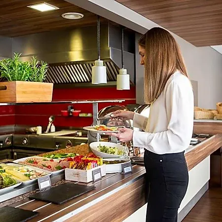 Ibis Centre Hotel 3*