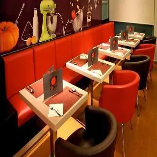 מלון Ibis Centre 3*