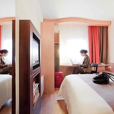 Ibis Centre מלון 3*
