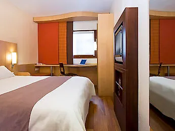 Ibis Centre