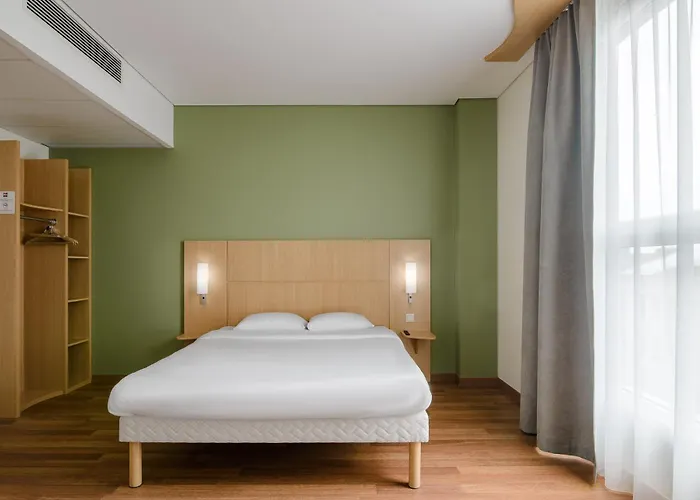 Ibis Centre מלון 3*